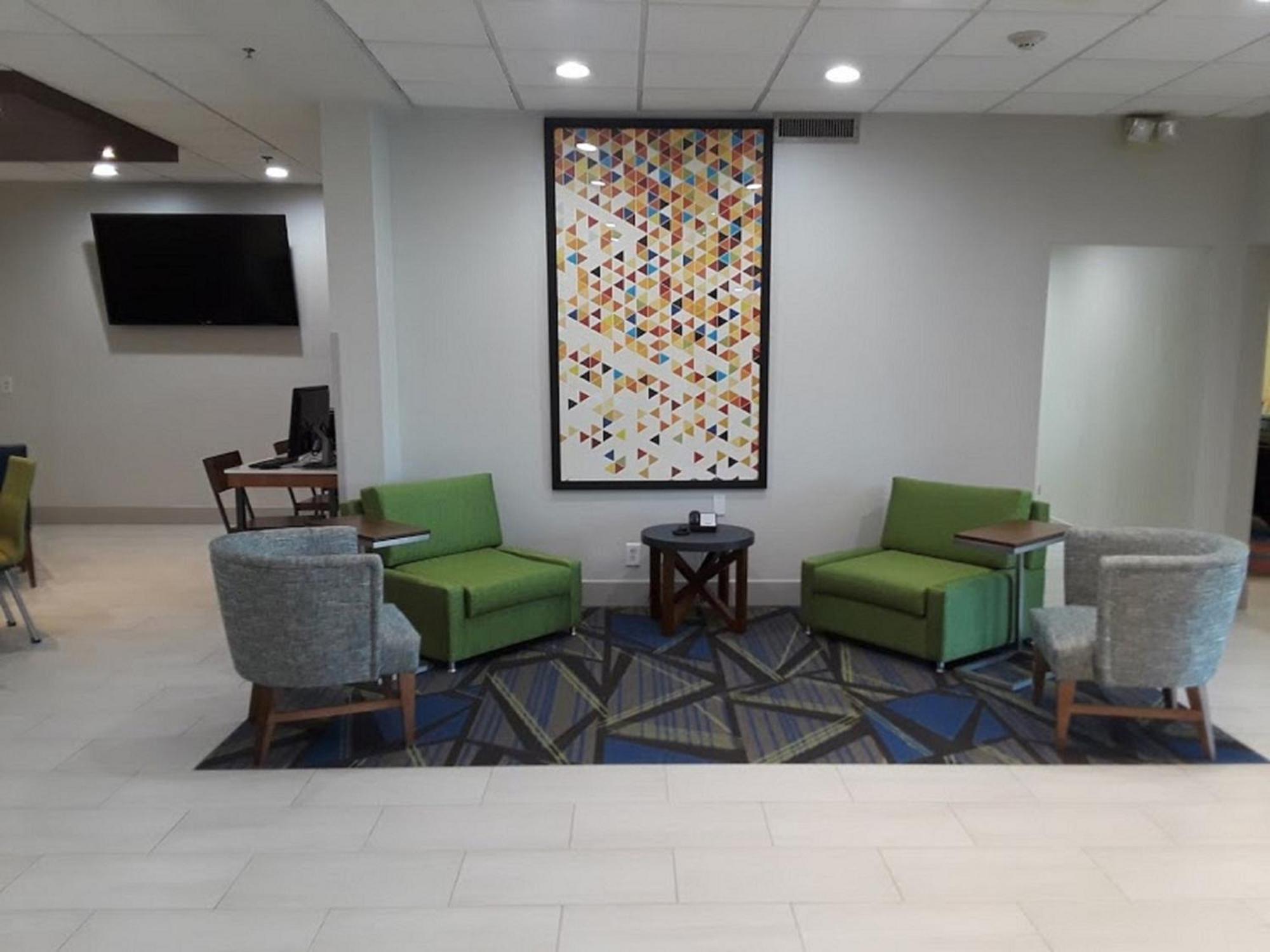 Holiday Inn Express Easton By Ihg Exterior foto