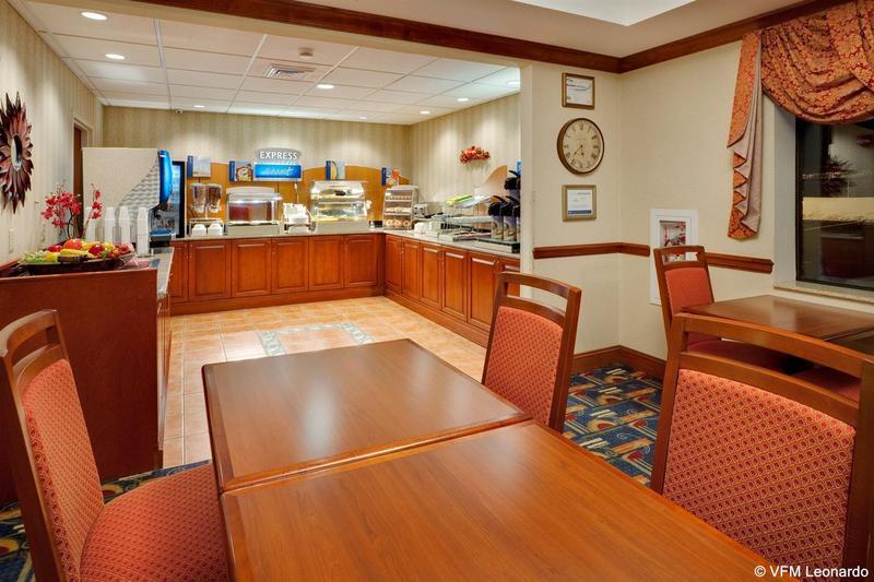 Holiday Inn Express Easton By Ihg Exterior foto